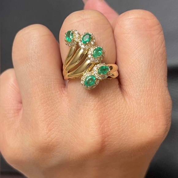 18k Yellow Gold Ring with Emeralds - Picture 1 of 6